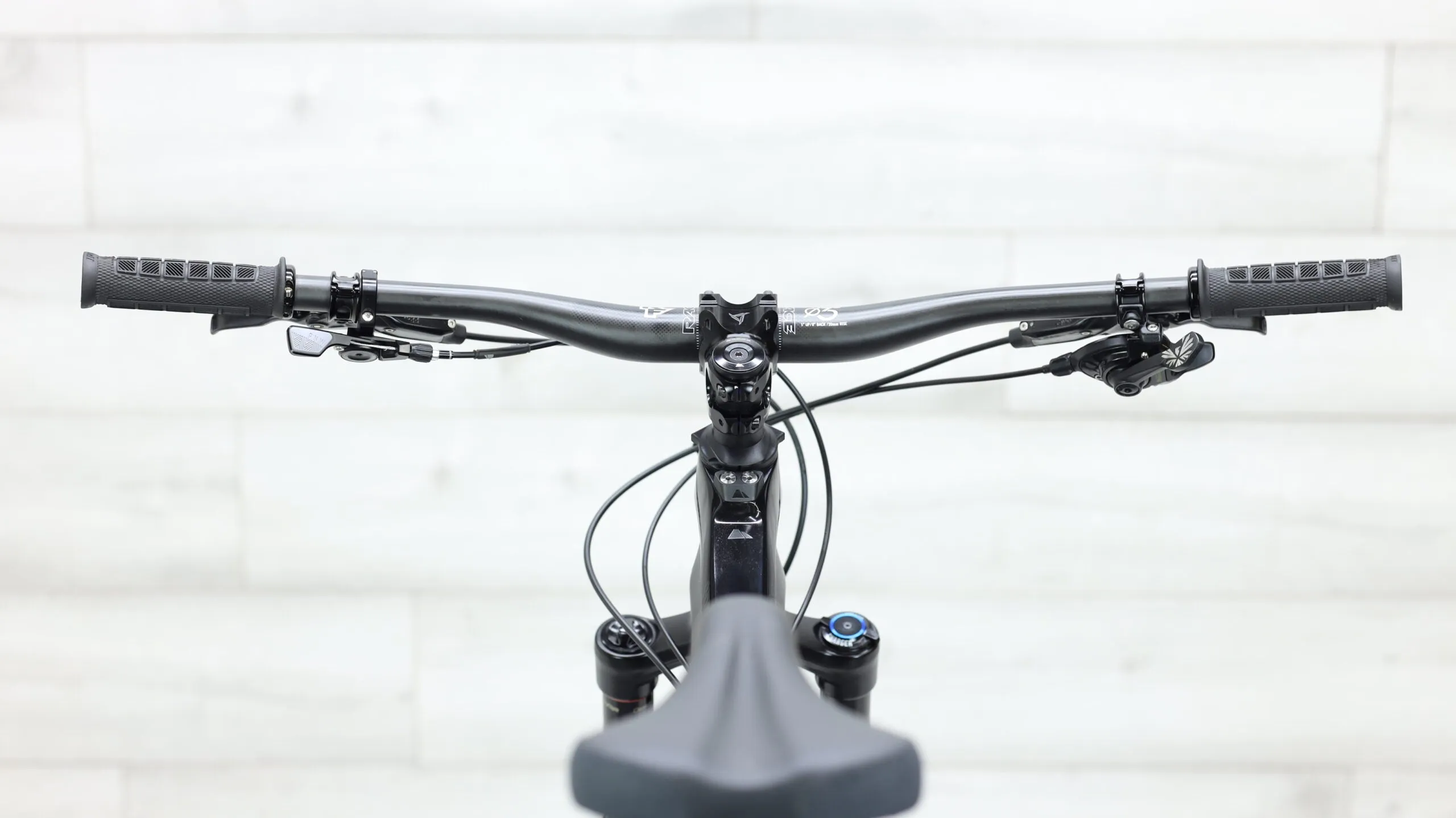 2019 Canyon Spectral CF 7.0  Mountain Bike - Large