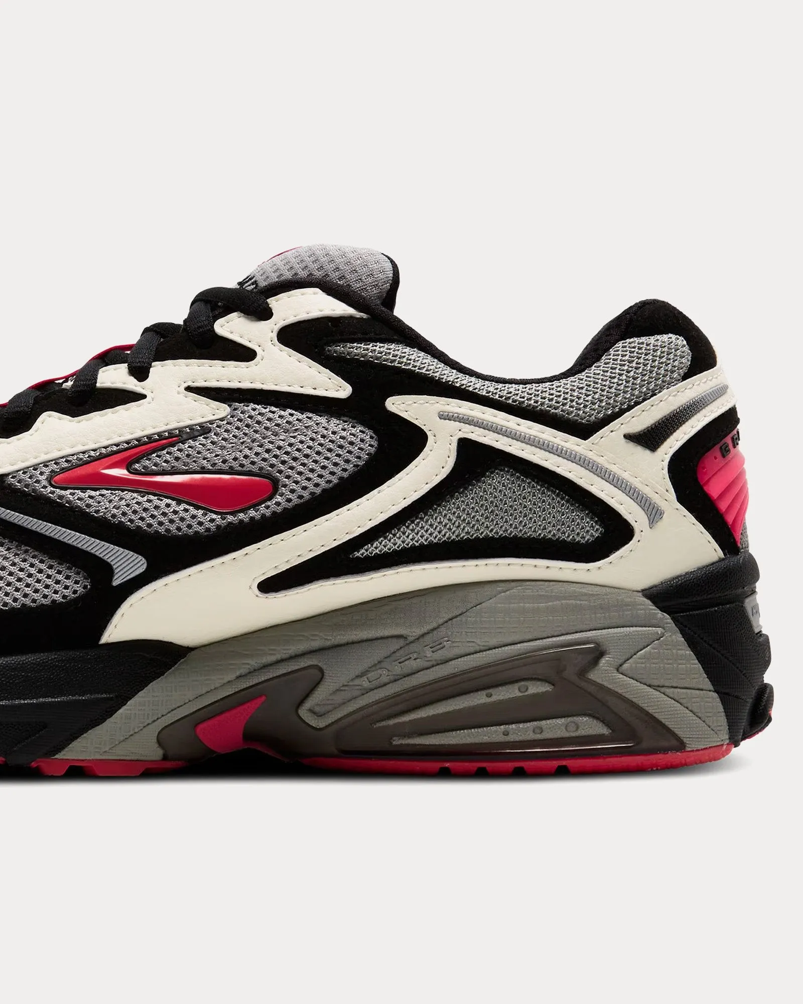 Adrenaline GTS 4 Black / White / Pigeon Pink Low Top Sneakers
