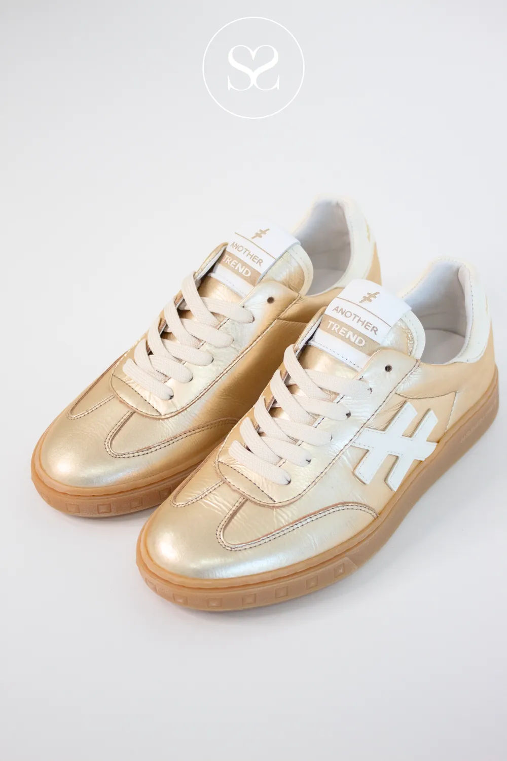 ANOTHER TREND A038 GOLD LEATHER TRAINERS