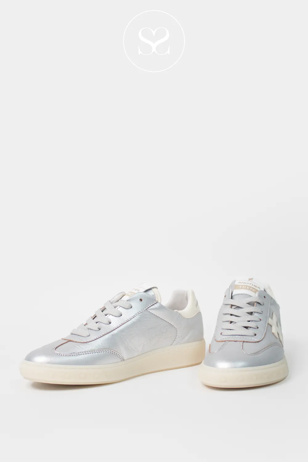 ANOTHER TREND A038 SILVER TRAINERS