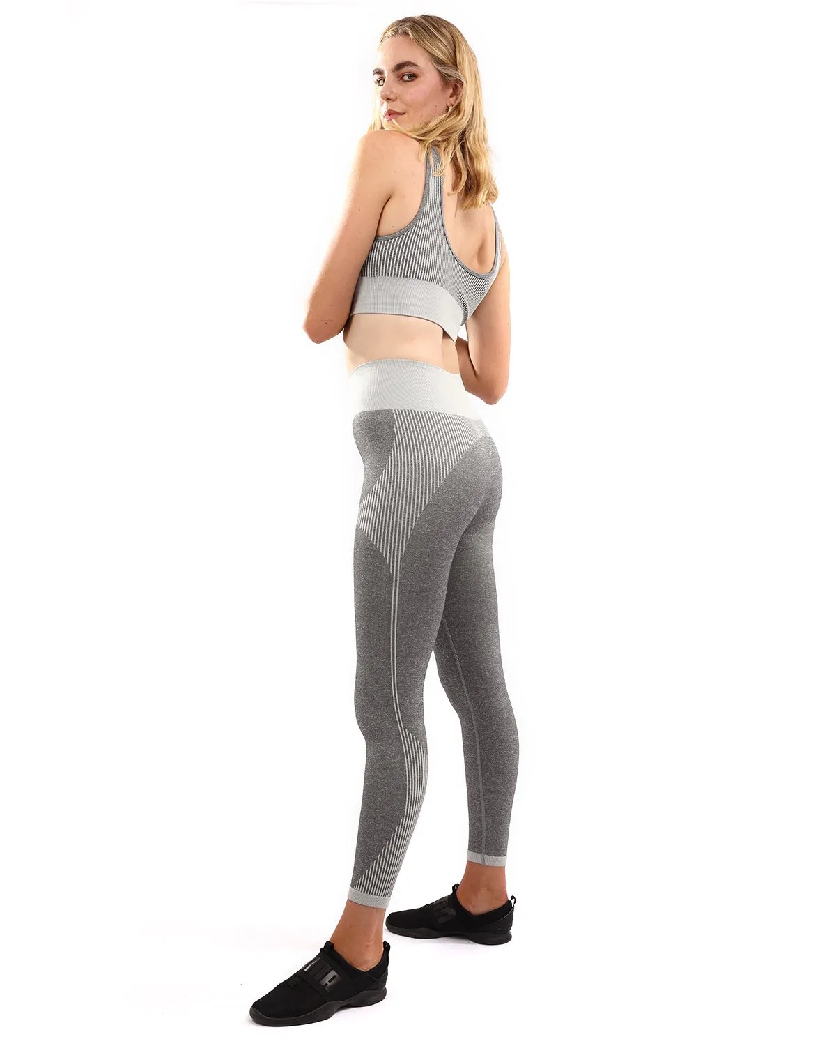 Esalda Seamless Set