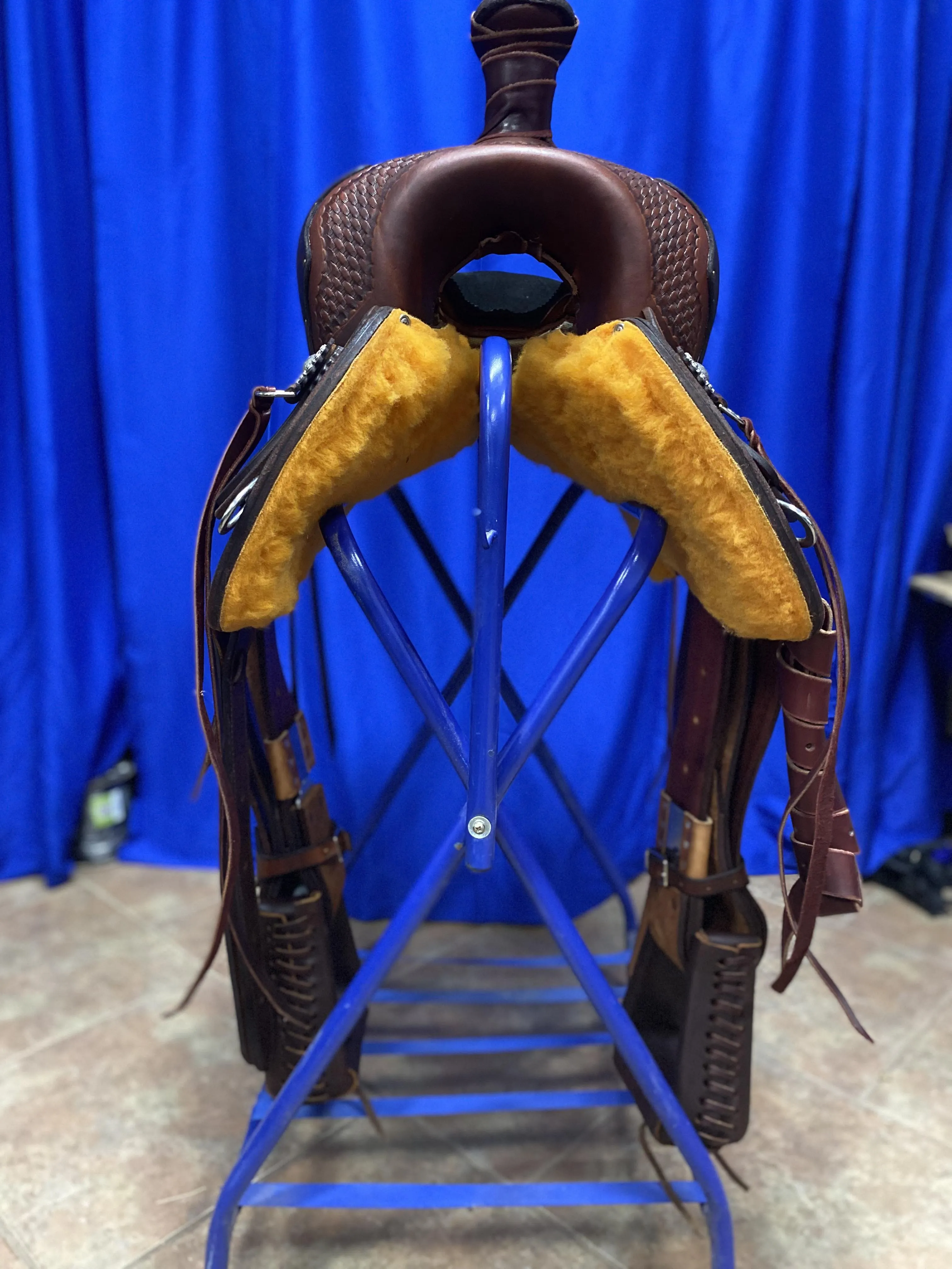 MG "Keister Holder" Saddle With Roping Horn