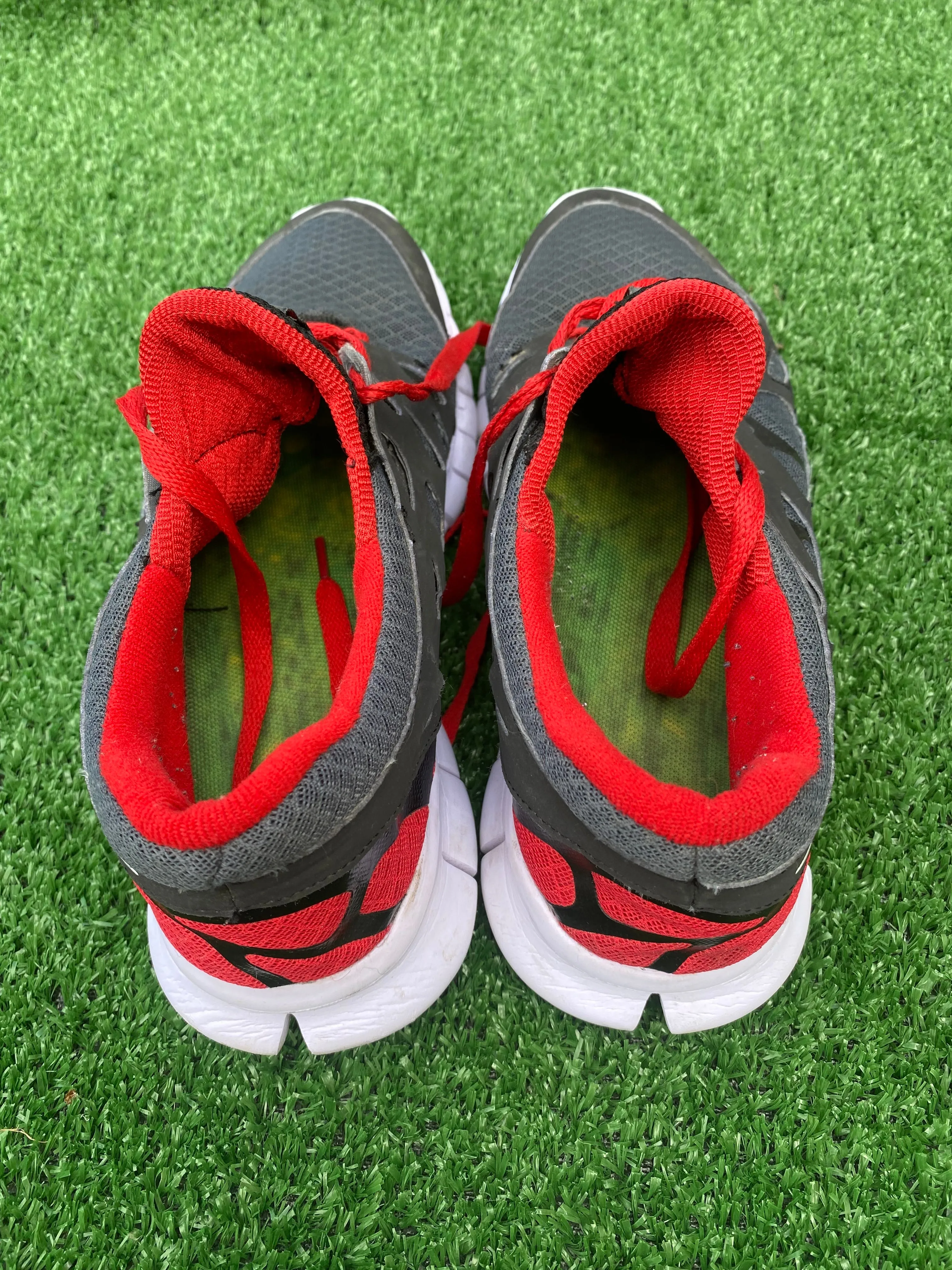 Nike Free Run 2 UK Size 10.5 Mans Mens EU 45 Black / Red Trainers Shoes VGC