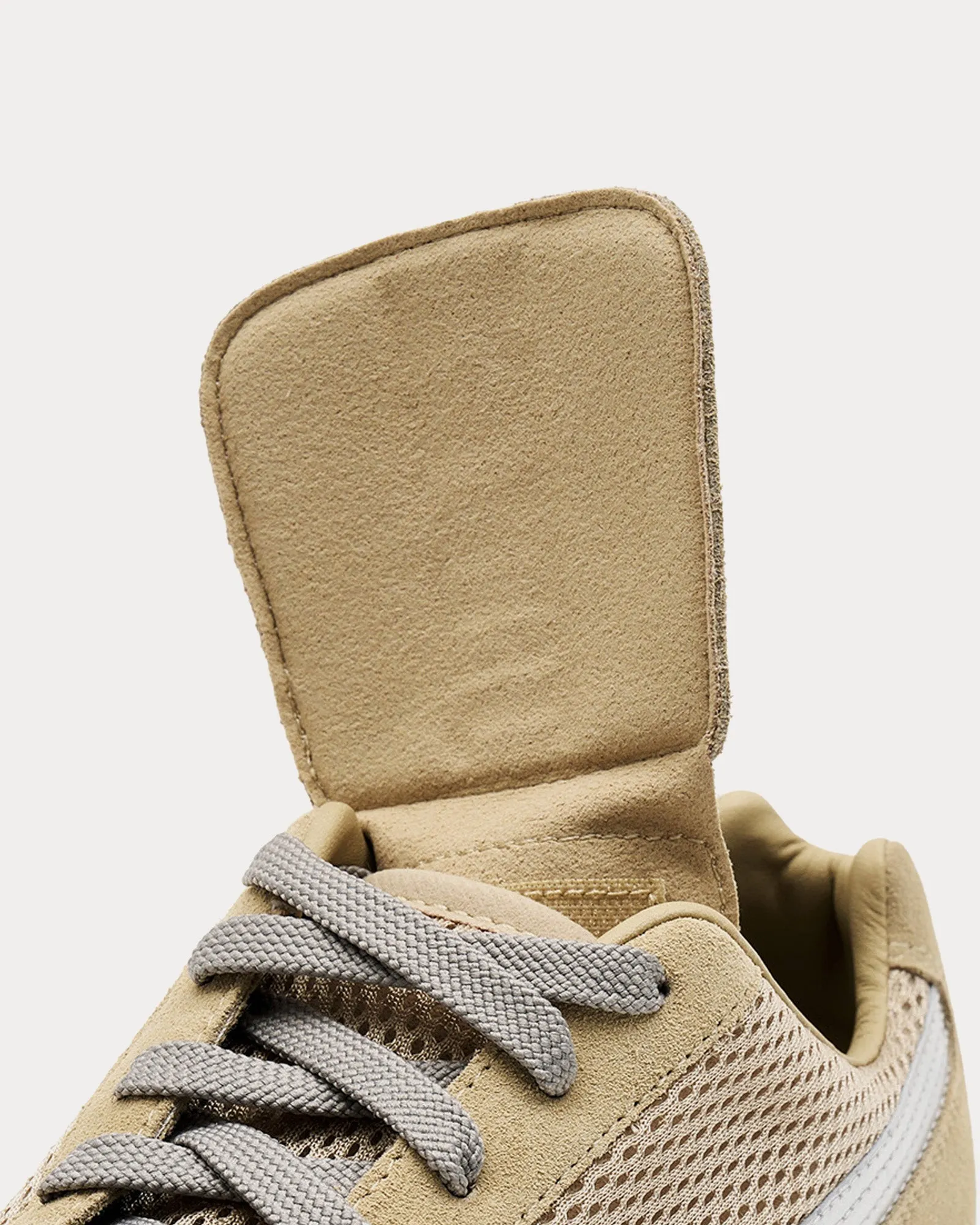 Speedcat Beige / Silver Low Top Sneakers