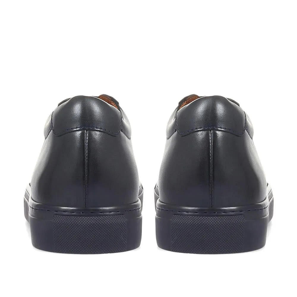 Sutton Leather Sneakers / 320 905