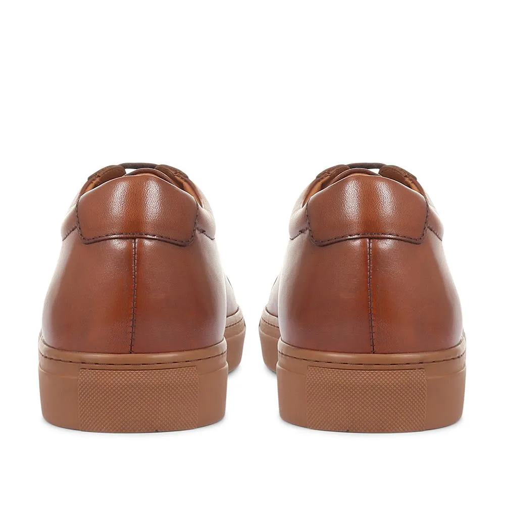 Sutton Leather Sneakers / 320 905
